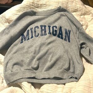 Light Weight Crew Neck